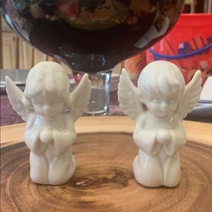 Mini praying figures